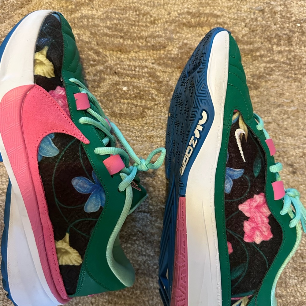 Nike Green and Pink Floral Sneakers. 7.5 man/ 9 woman
